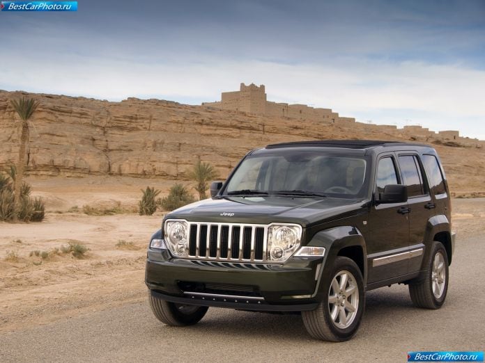 2008 Jeep Cherokee - фотография 9 из 27