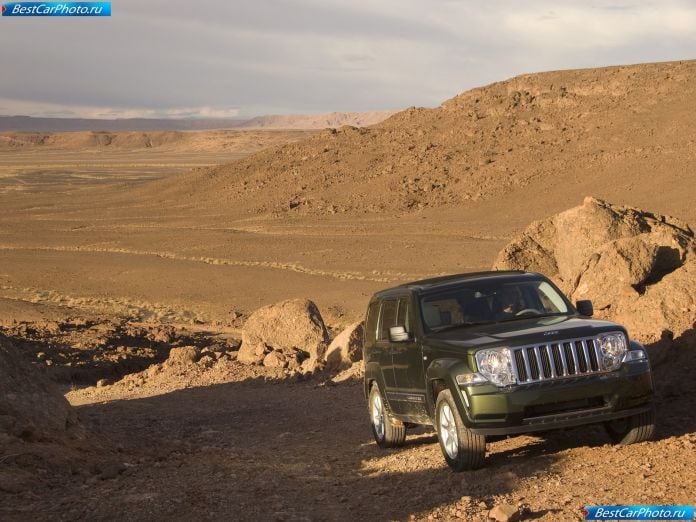 2008 Jeep Cherokee - фотография 11 из 27