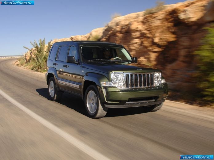 2008 Jeep Cherokee - фотография 15 из 27