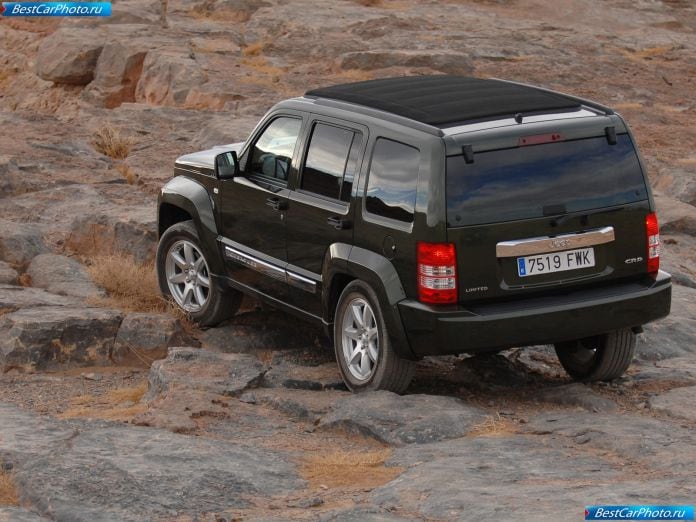 2008 Jeep Cherokee - фотография 20 из 27