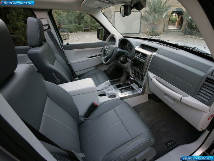 2008 Jeep Cherokee - фотография 25 из 27