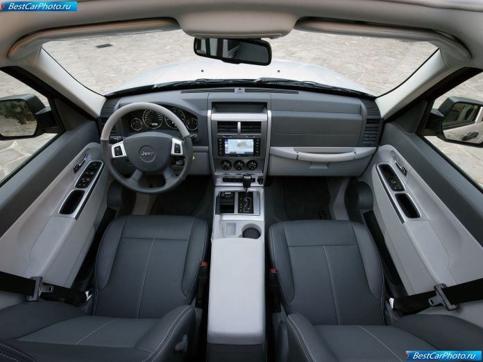 2008 Jeep Cherokee - фотография 26 из 27
