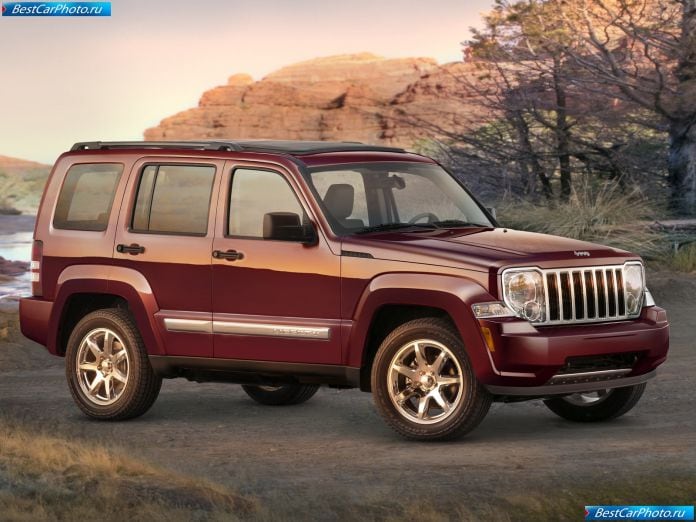2008 Jeep Liberty - фотография 2 из 33