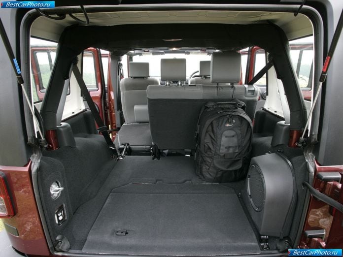 2008 Jeep Wrangler Unlimited Uk Version - фотография 34 из 43