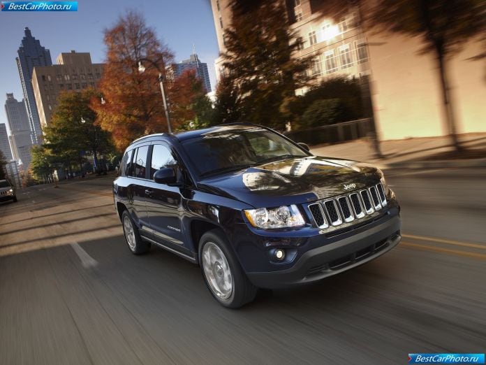 2011 Jeep Compass - фотография 9 из 53