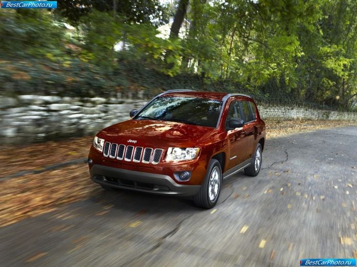 2011 Jeep Compass - фотография 11 из 53