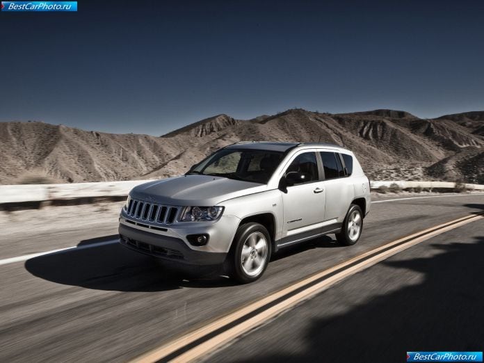 2011 Jeep Compass - фотография 14 из 53