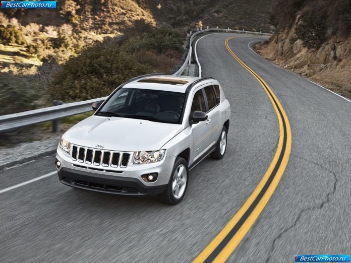 2011 Jeep Compass - фотография 16 из 53