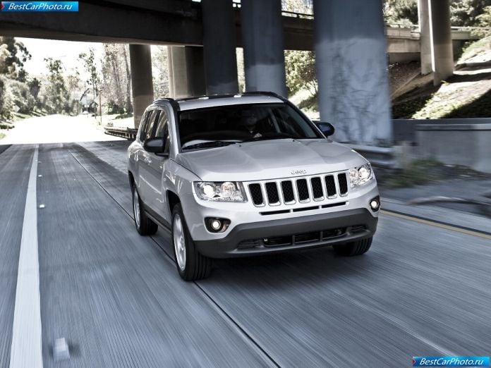 2011 Jeep Compass - фотография 17 из 53