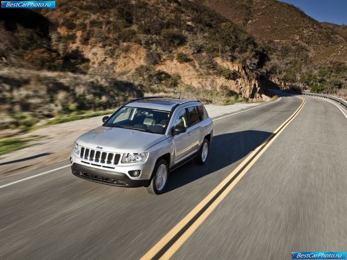 2011 Jeep Compass - фотография 18 из 53