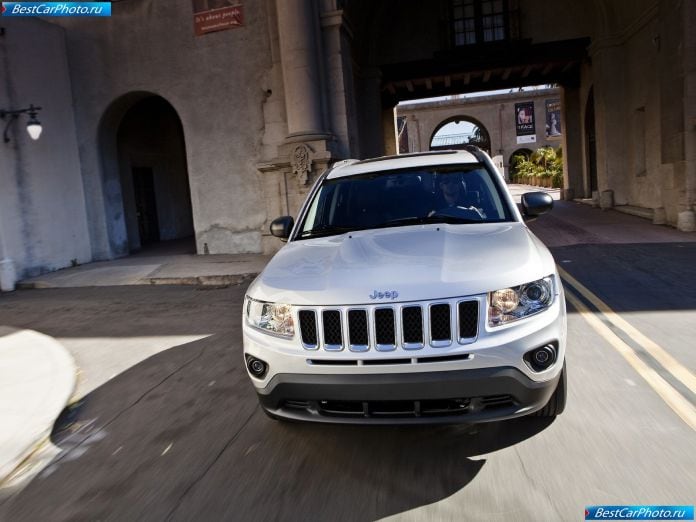 2011 Jeep Compass - фотография 31 из 53