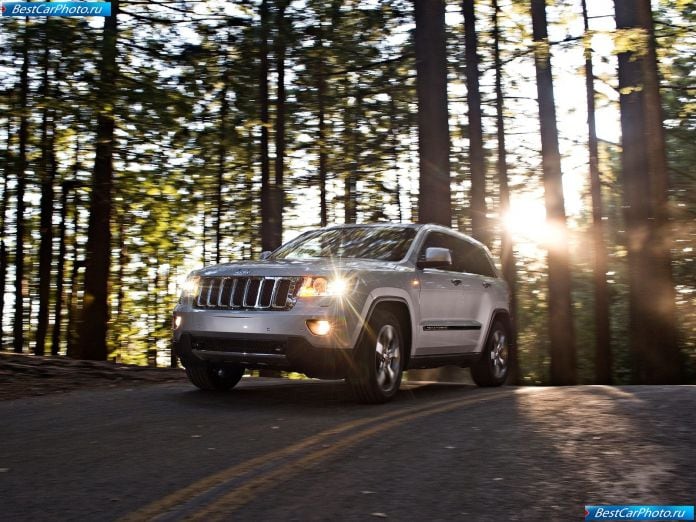 2011 Jeep Grand Cherokee - фотография 11 из 88