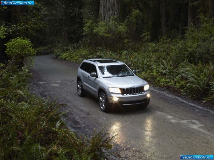 2011 Jeep Grand Cherokee - фотография 16 из 88
