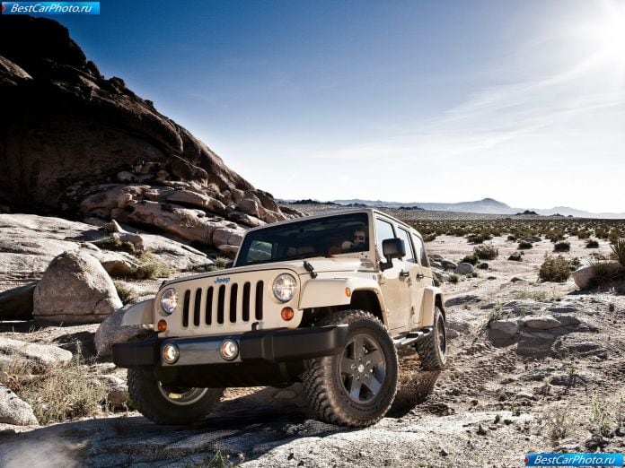 2011 Jeep Wrangler Mojave - фотография 2 из 27