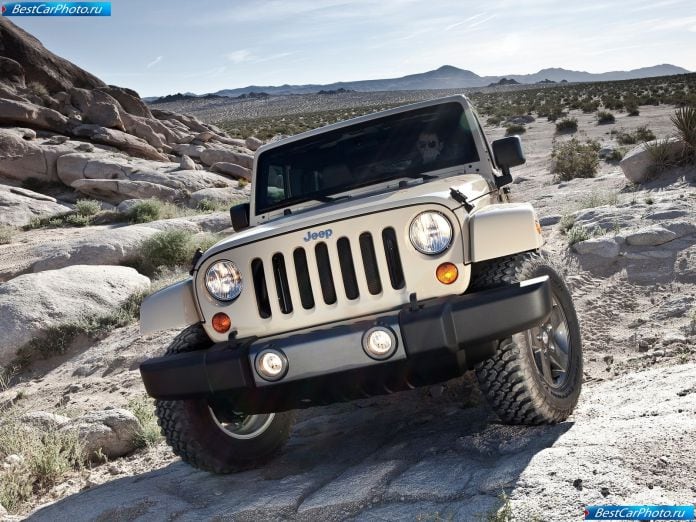2011 Jeep Wrangler Mojave - фотография 4 из 27