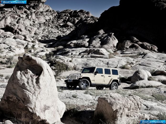 2011 Jeep Wrangler Mojave - фотография 6 из 27