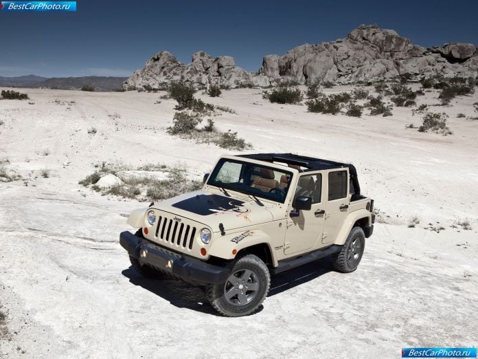 2011 Jeep Wrangler Mojave - фотография 8 из 27