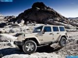 jeep_2011-wrangler_mojave_1600x1200_016.jpg