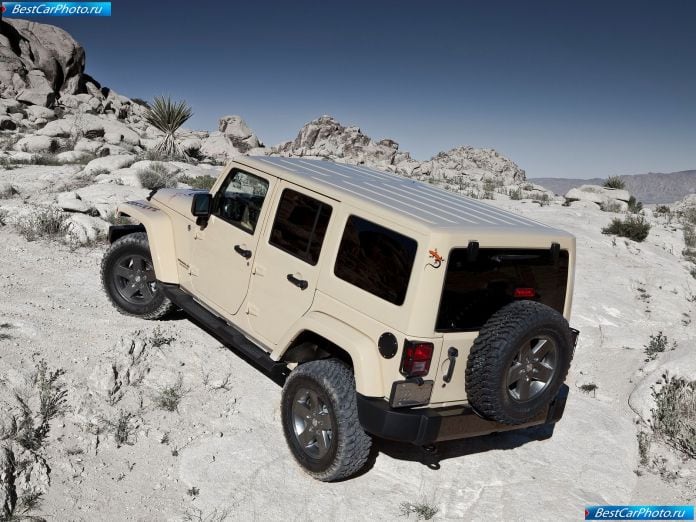 2011 Jeep Wrangler Mojave - фотография 21 из 27