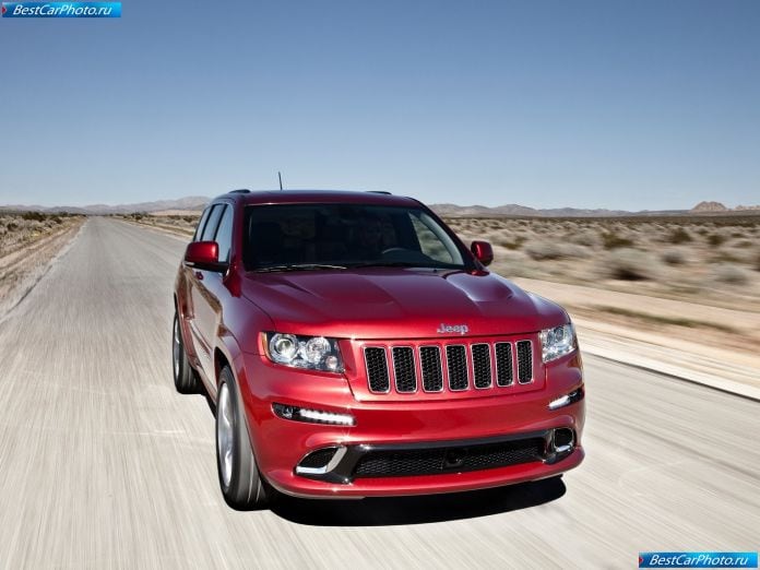 2012 Jeep Grand Cherokee Srt8 - фотография 12 из 33