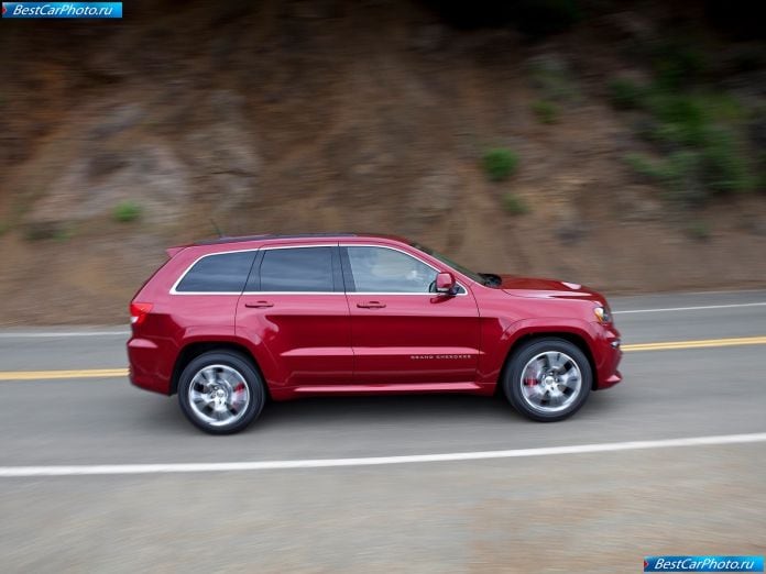 2012 Jeep Grand Cherokee Srt8 - фотография 13 из 33