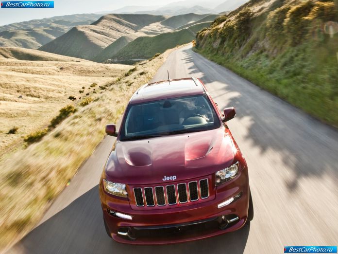 2012 Jeep Grand Cherokee Srt8 - фотография 16 из 33