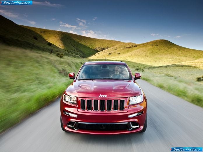 2012 Jeep Grand Cherokee Srt8 - фотография 17 из 33