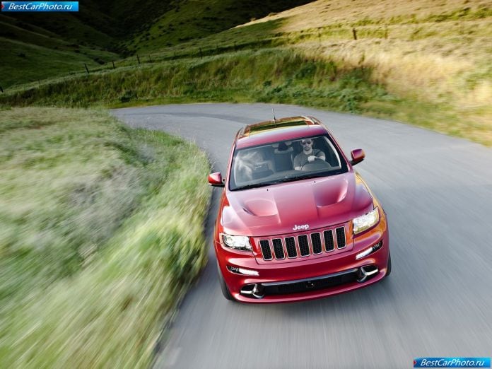 2012 Jeep Grand Cherokee Srt8 - фотография 21 из 33