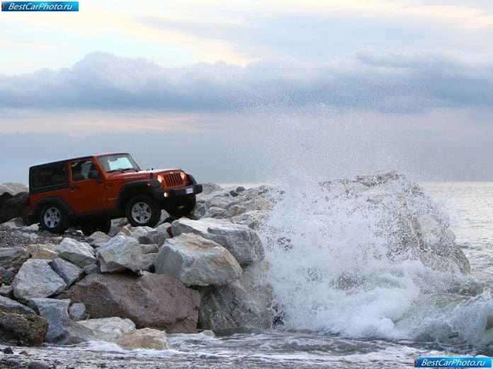 2012 Jeep Wrangler - фотография 18 из 63