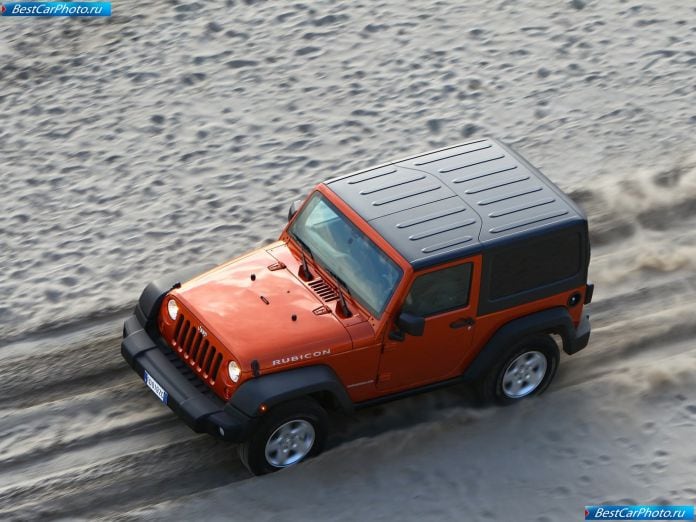 2012 Jeep Wrangler - фотография 35 из 63