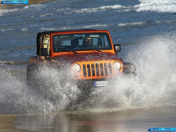 2012 Jeep Wrangler - фотография 37 из 63