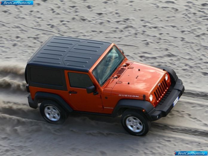 2012 Jeep Wrangler - фотография 38 из 63