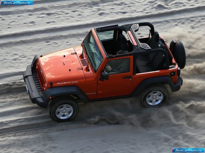 2012 Jeep Wrangler - фотография 39 из 63