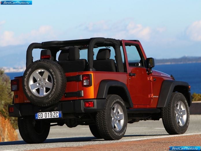 2012 Jeep Wrangler - фотография 43 из 63