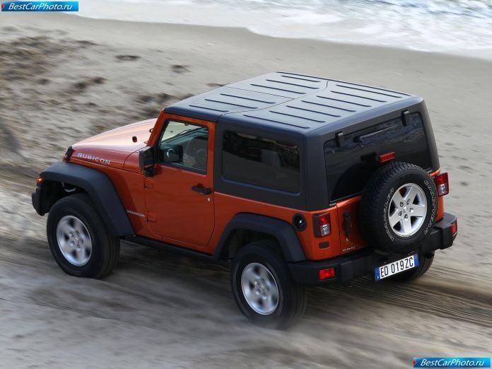 2012 Jeep Wrangler - фотография 46 из 63
