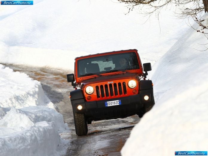 2012 Jeep Wrangler - фотография 58 из 63