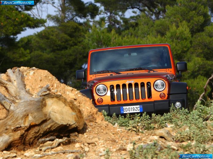 2012 Jeep Wrangler - фотография 59 из 63