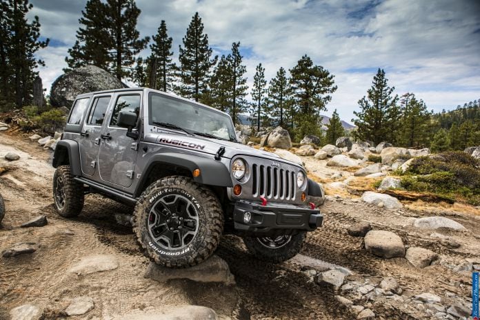 2013 Jeep Wrangler Rubicon 10th Anniversary - фотография 3 из 20