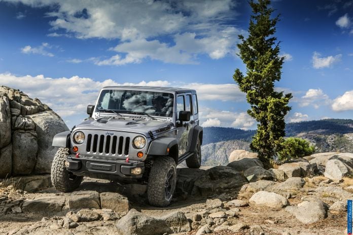 2013 Jeep Wrangler Rubicon 10th Anniversary - фотография 14 из 20