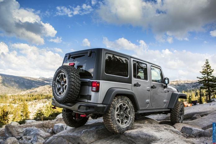 2013 Jeep Wrangler Rubicon 10th Anniversary - фотография 16 из 20