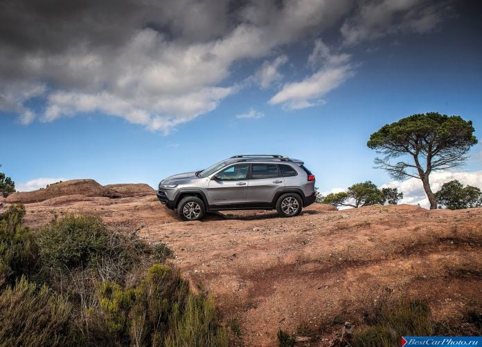 2014 Jeep Cherokee EU-Version - фотография 47 из 101