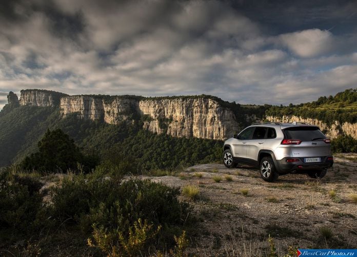 2014 Jeep Cherokee EU-Version - фотография 52 из 101