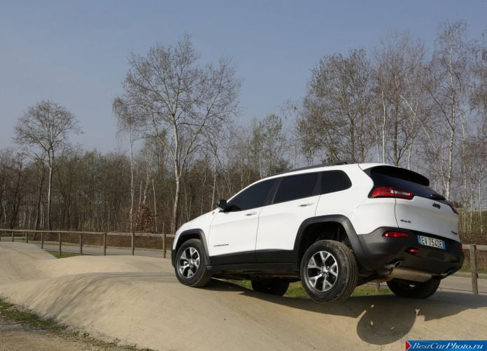 2014 Jeep Cherokee EU-Version - фотография 62 из 101