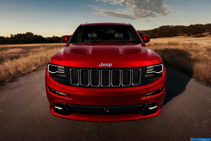 2014 Jeep Grand Cherokee SRT - фотография 17 из 37