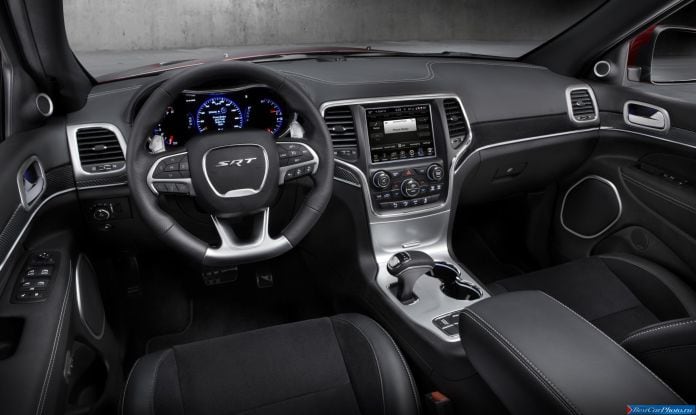 2014 Jeep Grand Cherokee SRT - фотография 35 из 37