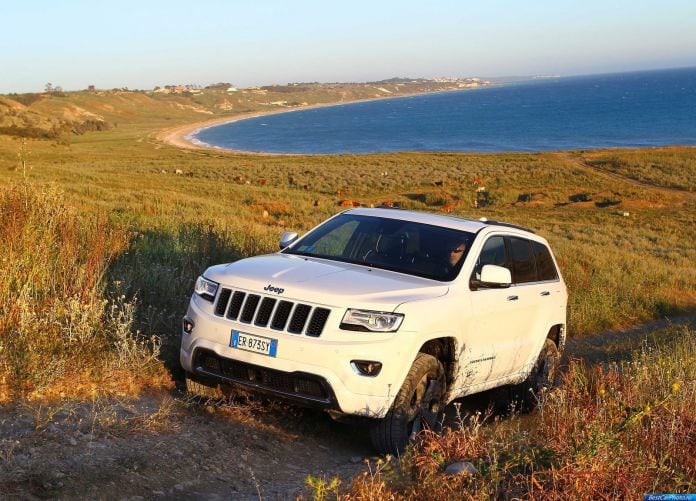 2014 Jeep Grand Cherokee EU-version - фотография 30 из 117