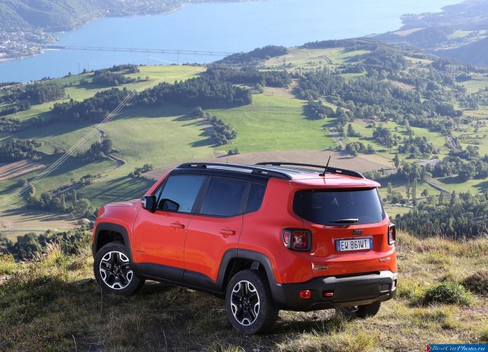 2015 Jeep Renegade - фотография 7 из 99