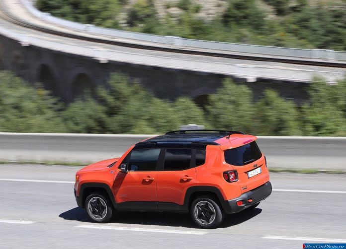 2015 Jeep Renegade - фотография 25 из 99