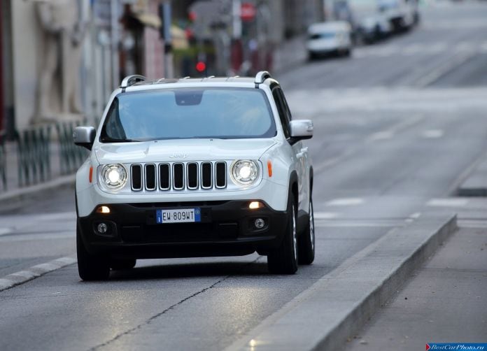 2015 Jeep Renegade - фотография 35 из 99