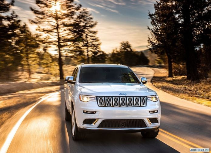 2017 Jeep Grand Cherokee Summit - фотография 4 из 20